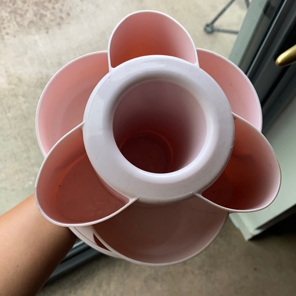 Multi-Use Spinning Container - Picture 2 of 4